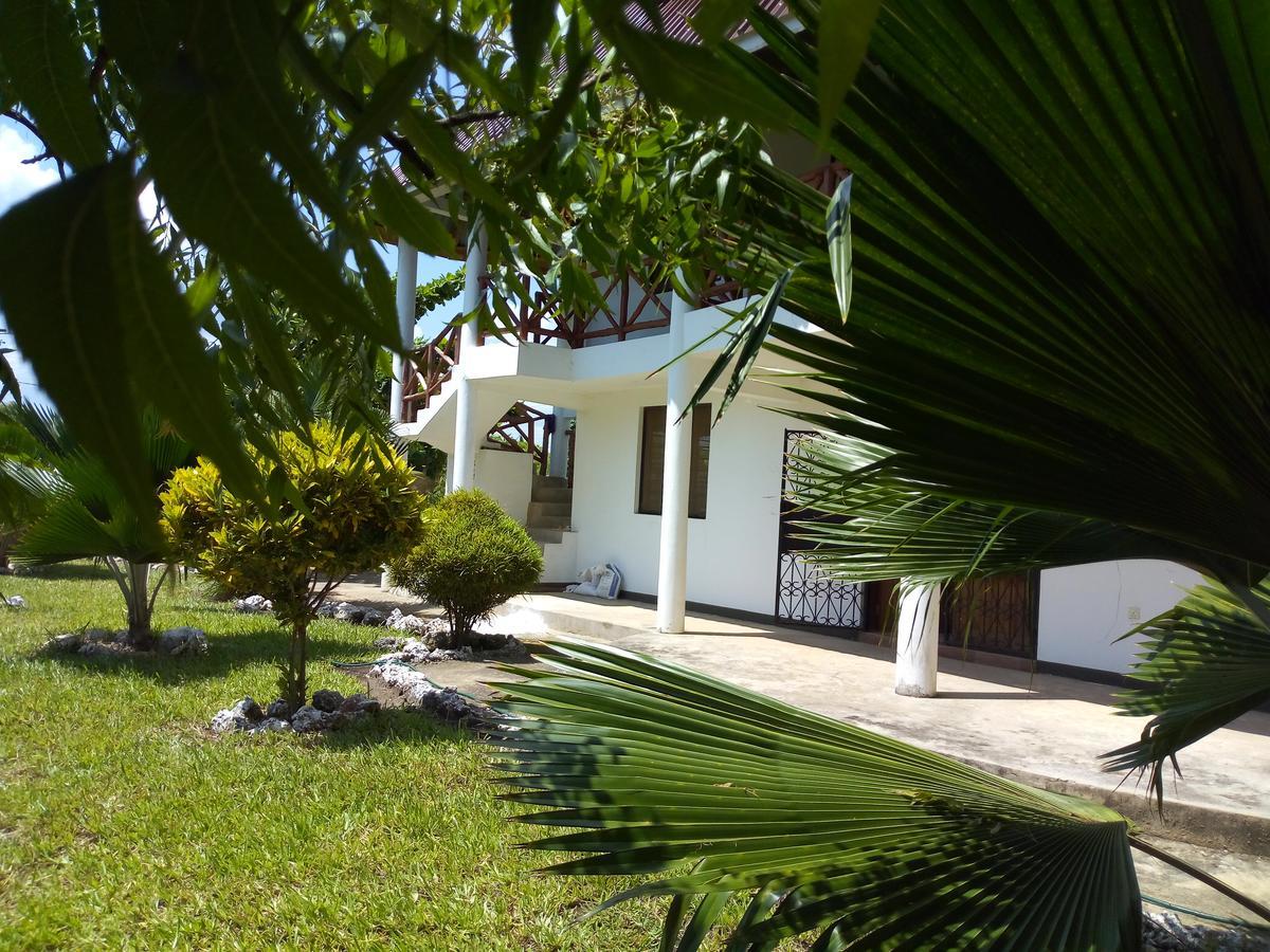 Sea Breeze Villas Kenya Diani Beach Dış mekan fotoğraf